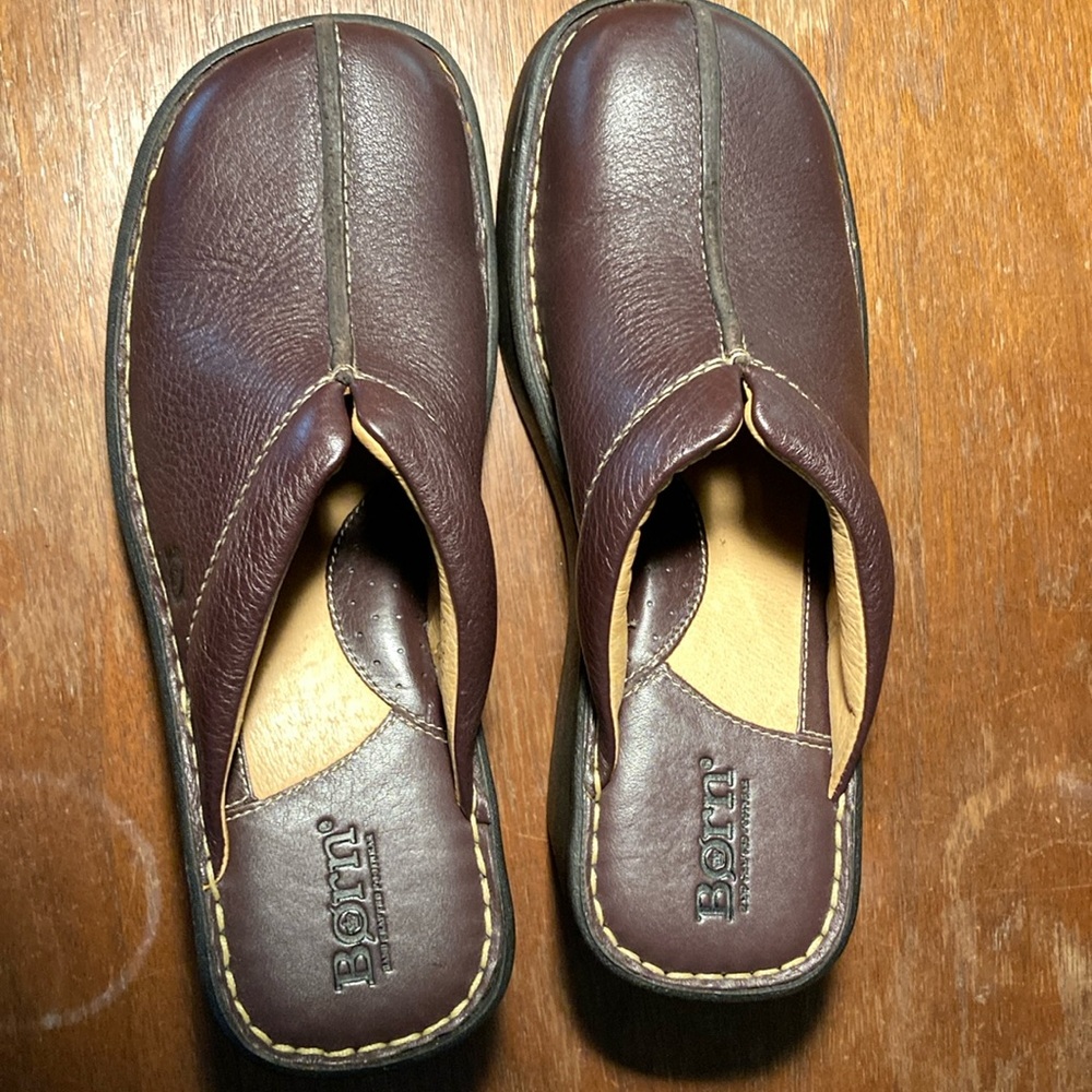 Born Ladies Clogs, size 6